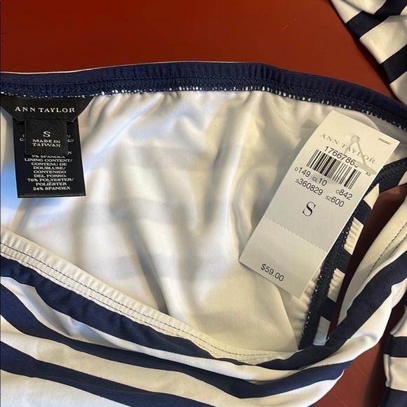 ☀️🕶️ Ann Taylor Blue and White Bikini Swimwear☀️🕶️ - Picture 7 of 15